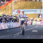 Van der Poel s'impose à Hoogerheide, remportant sa deuxième victoire générale en Coupe du Monde 25 découvrez la victoire spectaculaire de van der poel à hoogerheide, une performance exceptionnelle qui marque l'histoire du cyclisme.
