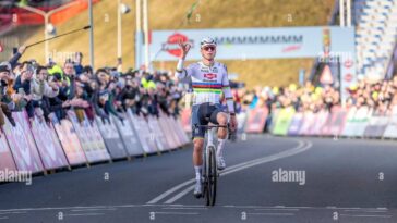 découvrez la victoire spectaculaire de van der poel à hoogerheide, une performance exceptionnelle qui marque l'histoire du cyclisme.