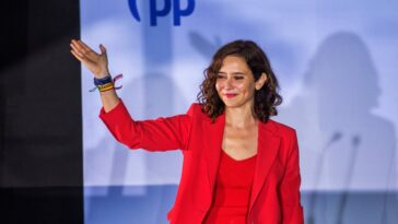 découvrez comment ayuso consolide son leadership suite à une performance remarquable lors du contre-la-montre, marquant un tournant décisif dans la compétition.