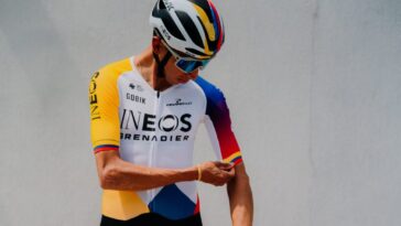 egan bernal sacré champion national pour la deuxième fois, confirmant son talent et sa domination dans le cyclisme.