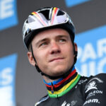 Evenepoel poursuit son ascension au Tour des Émirats face à Del Toro et Yates 23 suivez la performance exceptionnelle d'evenepoel qui illumine le tour des émirats avec une démonstration de talent et de détermination.