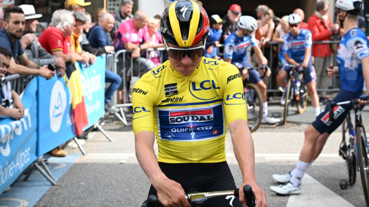 Remco Evenepoel déplore son agressivité prématurée et son excès de confiance sur la montée de l'UAE Tour, une erreur tactique qui lui a coûté cher 7 evenepoel exprime ses regrets après avoir fait preuve d'un excès de confiance lors de l'uae tour, affectant sa performance dans la course.