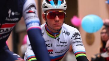 découvrez comment evenepoel revient à valence avec une détermination renouvelée et des comptes à régler, prêt à tout donner pour sa revanche.