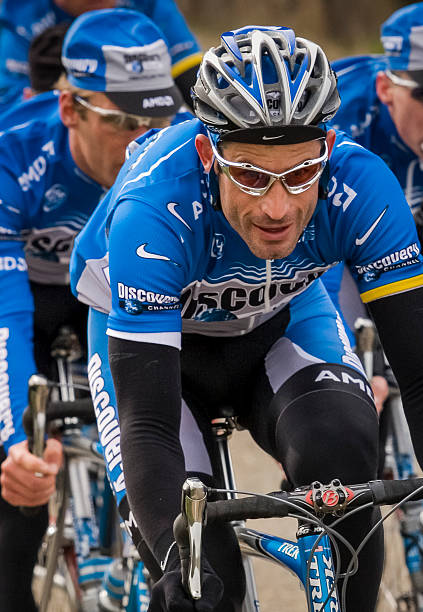 « Au-delà de nos rêves les plus fous » : George Hincapie enchanté par la prestation exceptionnelle de Modern Adventure lors de ses débuts 7 découvrez comment george hincapie est impressionné par modern adventure, une expérience innovante qui repousse les limites de l'aventure moderne.