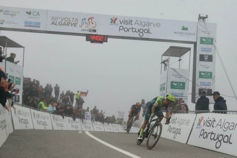 découvrez comment juan ayuso a remporté la volta ao algarve, une victoire remarquable dans cette course cycliste prestigieuse.
