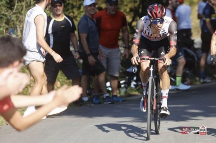 Juan Ayuso : « Viser un podium au Tour, une ambition exigeante mais crédible » 7 juan ayuso ambitionne de monter sur le podium du tour, prêt à relever le défi et à impressionner par ses performances.