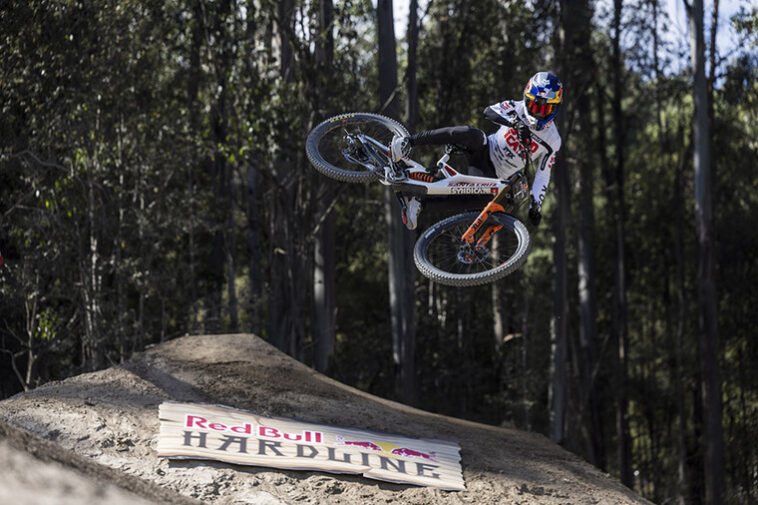 découvrez la red bull hardline en tasmanie : un événement complet de vtt extrême avec des parcours spectaculaires et des sensations fortes garanties.