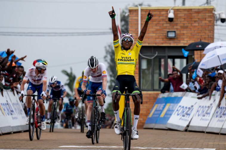 Tragédie sur le Tour du Rwanda : deux décès après la sortie de route d'une voiture de la caravane 7 tragédie au tour du rwanda : un accident entraîne la mort de 2 personnes, faisant grandement réfléchir sur la sécurité lors de cet événement sportif.