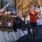 Van der Poel égalise De Vlaeminck avec son 8e maillot arc-en-ciel, tandis qu'Orts atteint la 7e place 25 van der poel égalise le record de vlaeminck avec 8 maillots arc-en-ciel, tandis qu'orts termine à la 7e place lors de la compétition.
