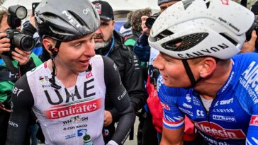 découvrez le duel épique entre van der poel et pogacar à sanremo, flandres et roubaix, trois classiques mythiques du cyclisme où la bataille pour la victoire promet d'être intense.