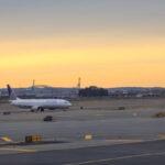 Amélioration des files de sécurité à l'aéroport de Newark malgré des retards prolongés causés par la fermeture partielle 25 découvrez comment l'aéroport de newark renforce la sécurité malgré les retards, garantissant un voyage plus sûr et efficace pour tous les passagers.