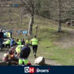 découvrez comment ayuso a chuté lors de paris-nice tandis que vingegaard a brillé sous la pluie, avec des performances impressionnantes et des conditions météo difficiles.