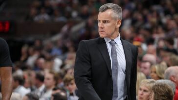découvrez la réaction de billy donovan face aux rumeurs concernant l'université de caroline du nord (unc).