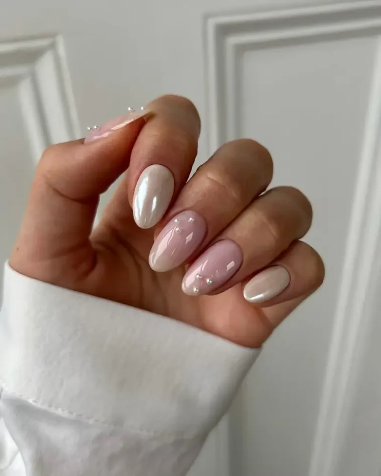 découvrez les couleurs d'ongles apaisantes incontournables pour le printemps 2026 et sublimez votre style avec douceur et élégance.