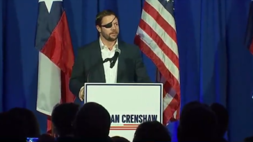 découvrez comment dan crenshaw a été évincé au texas par un candidat aux positions plus radicales, une évolution politique marquante dans l'état.