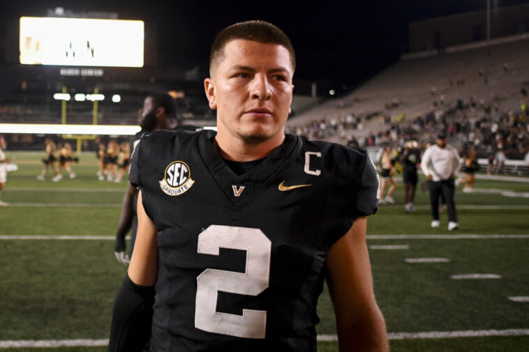Diego Pavia : Le QB de Vanderbilt, parmi les passeurs les plus petits de l'histoire 7 découvrez diego pavia, petit quarterback historique de vanderbilt, connu pour ses performances remarquables sur le terrain et son impact durable dans le football universitaire.