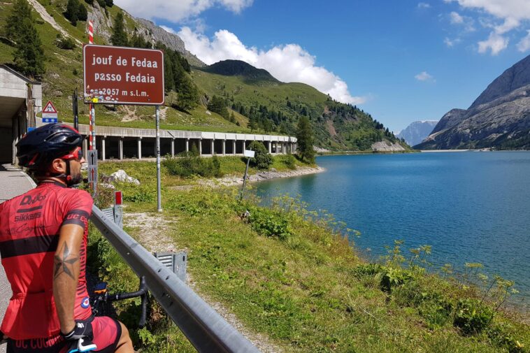 Les Incontournables du Cyclisme sur Route en Italie à Découvrir - PezCycling News 7 découvrez les incontournables du cyclisme sur route en italie : parcours emblématiques, conseils pour les amateurs et événements majeurs à ne pas manquer.