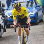 découvrez les courses cyclistes majeures de mars avec les performances exceptionnelles de tadej pogacar, jonas vingegaard et carlos ayuso. suivez les dernières compétitions et actualités du cyclisme.