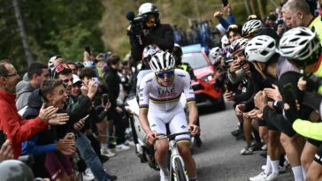 découvrez comment tadej pogačar relève les défis majeurs du cyclisme professionnel avec détermination et talent.