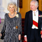 Le roi Charles et la reine Camilla recrutent un journaliste royal pour intégrer les coulisses du palais 25 découvrez l'opportunité unique de rejoindre l'équipe royale en tant que journaliste, recruté directement par le roi charles et la reine camilla. postulez dès maintenant pour couvrir les événements de la monarchie britannique.