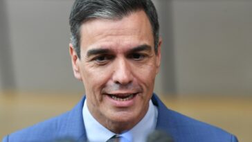 découvrez l'expérience unique de samuel sánchez à dubaï, où il explore les défis et les incertitudes de la vie dans cette métropole en constante évolution.
