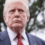 Donald Trump dévoile une nouvelle affection cutanée lors d'une émission télévisée, le point à la Maison Blanche 25 découvrez les détails sur la nouvelle affection cutanée révélée par trump, ses symptômes et traitements possibles.