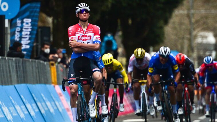 Van der Poel s'impose sur le sterrato tandis que Del Toro prend les commandes du Tirreno 7 van der poel triomphe sur le sterrato tandis que del toro prend la tête au tirreno dans une compétition cycliste intense.