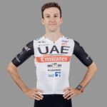 découvrez le parcours impressionnant d'adam yates, le roi de galice, et son impact dans le cyclisme professionnel.