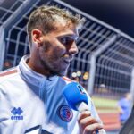 Poignées de main manquées ? Pourquoi Geno Auriemma est au cœur de la dispute d'après-match avec Dawn... 24 découvrez les détails de la dispute après-match impliquant auriemma, ses causes et les réactions qui ont suivi cet incident marquant.