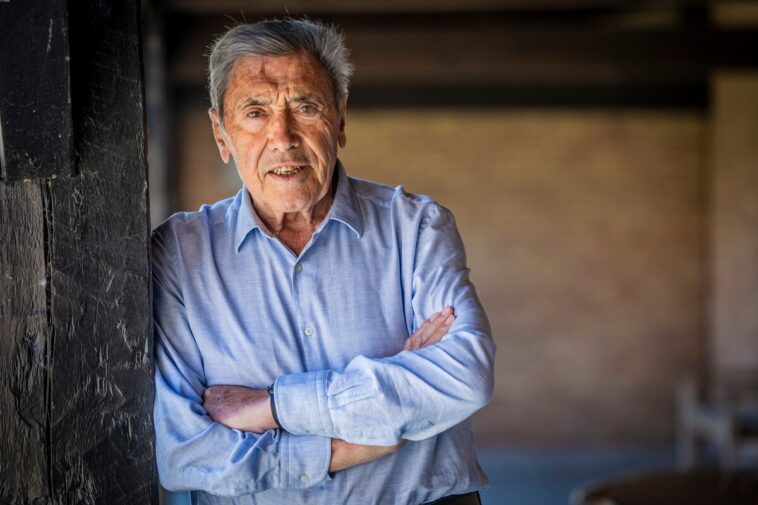 Eddy Merckx hospitalisé en raison d'une infection à la hanche 7 eddy merckx hospitalisé en raison d'une infection à la hanche : suivez les dernières informations sur son état de santé et les soins médicaux reçus.