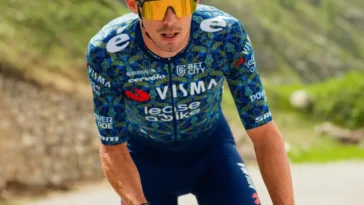 découvrez les nouveaux maillots équipe visma pour le tour de france, inspirés par l'art unique de gaudí, alliant performance et design emblématique.