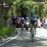 pellizzari domine les alpes avec une performance exceptionnelle, tandis que bernal s'affirme comme un favori solide avant le départ du giro d'italie.