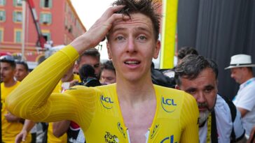 tadej pogacar remporte son 12e monument, se plaçant juste derrière le légendaire eddy merckx dans l'histoire du cyclisme.