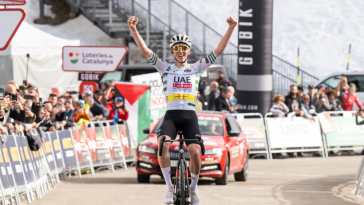 découvrez comment tadej pogačar domine la romandie, une étape cruciale qui le propulse vers la victoire finale.