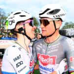 découvrez l'affrontement épique entre pogacar et van der poel lors d'une paris-roubaix historique, un moment intense et inoubliable dans le monde du cyclisme.