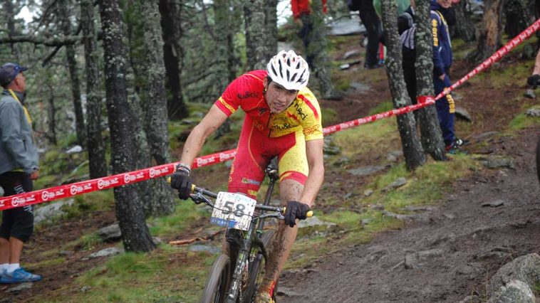 découvrez le retour spectaculaire de roberto bou au marathon vtt en espagne, une performance pleine de passion et de défi.