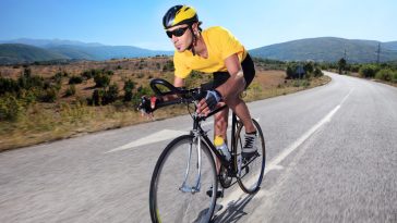 découvrez comment le cyclisme favorise la solidarité en rassemblant les passionnés autour de valeurs d'entraide et de partage.