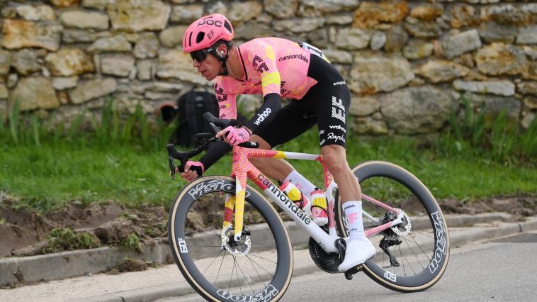 Guillén : « Cette année est idéale pour que Pogacar participe à La Vuelta » 8 suivez tadej pogačar à la vuelta, découvrez ses performances, ses étapes clés et son parcours dans cette grande course cycliste espagnole.