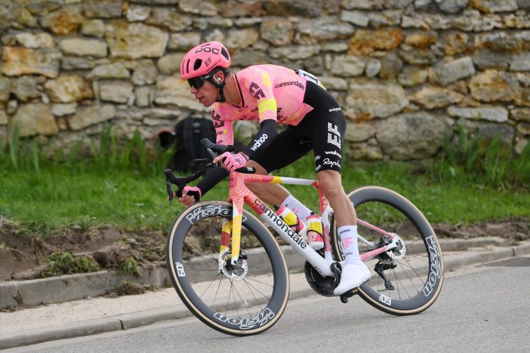 Guillén : « Cette année est idéale pour que Pogacar participe à La Vuelta » 7 suivez tadej pogačar à la vuelta, découvrez ses performances, ses étapes clés et son parcours dans cette grande course cycliste espagnole.